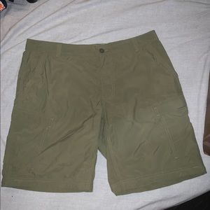 Mens REI Shorts Size 40